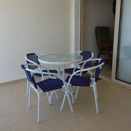 Apartment Alineris *