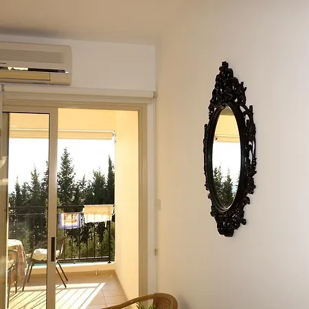 Apartment Alineris Peyia