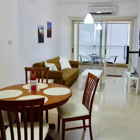 Apartment Alineris *