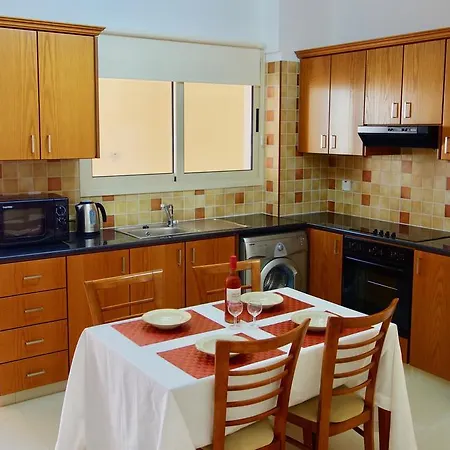 Apartment Alineris Peyia